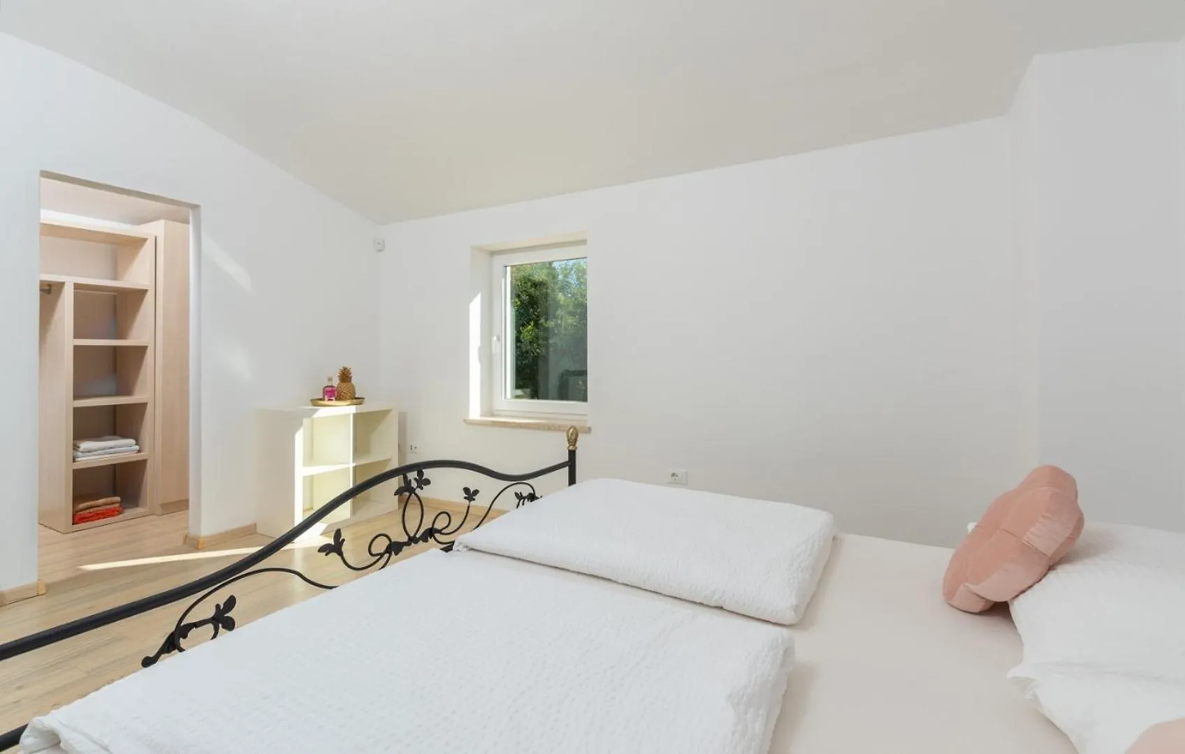 Villa Mali Raj Zikovici 0*,  Kroatië