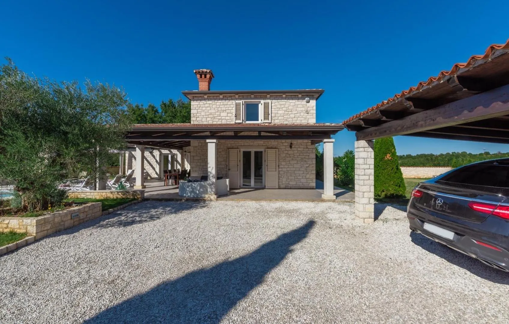 Villa Mali Raj Zikovici 0*,