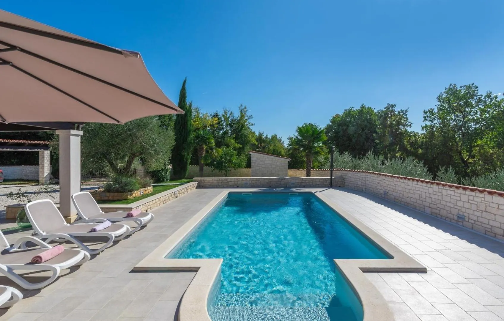 Villa Mali Raj Zikovici 0*,  Kroatië
